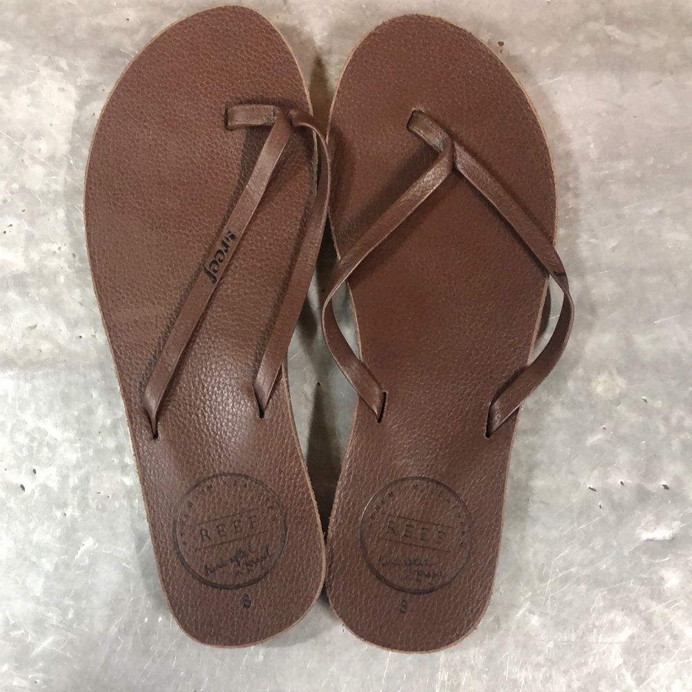 Never worn brown leather REEF flip flops ~ size 8